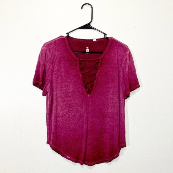 Me To We | V-Neck Lace-up Short Sleeve Top - Picture 3 of 10